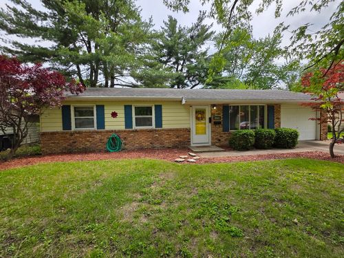 2111 Lantern Hill Dr, Urbana, IL, 61802-5613 | Card Image