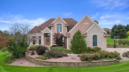W287N921 Bedouin Court, DELAFIELD, WI, 53188 | Card Image