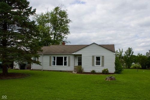 1430 Estates Dr, Greenwood, IN, 46142-1503 | Card Image