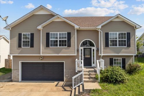 1613 Broad Cir, Clarksville, TN, 37042-7095 | Card Image