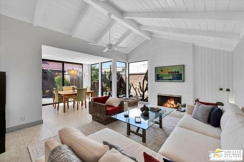 unit-b-2550 Miramonte Cir E, Palm Springs, CA, 92264-5733 | Card Image