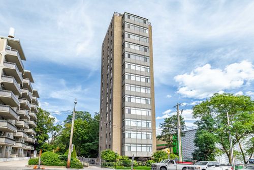 13-423 Avenue Road, Toronto, ON, M4V2H7 | Card Image