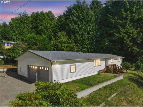 9525 Ne 17th Ave, Rockaway Beach, OR, 97136-9632 | Card Image