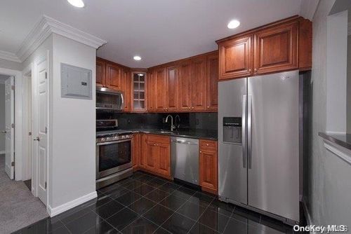 1403b-1 Brookwood Dr, Coram, NY, 11727-2840 | Card Image