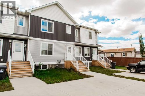 9523 112 Ave, Grande Prairie, AB, T8X5C8 | Card Image