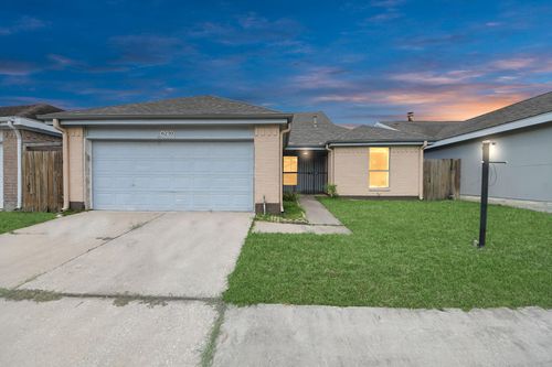 6230 Grandvale Dr, Houston, TX, 77072-1518 | Card Image
