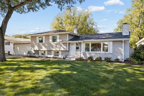 63 Elmwood Dr, Naperville, IL, 60540-7503 | Card Image