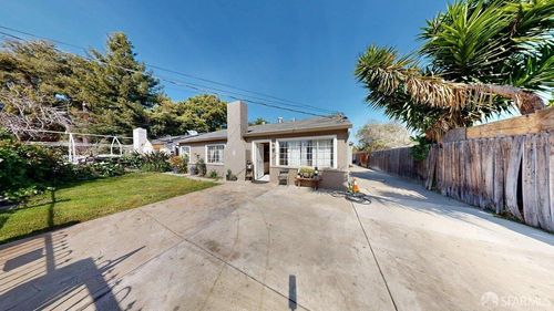 471 Green St, East Palo Alto, CA, 94303-1533 | Card Image