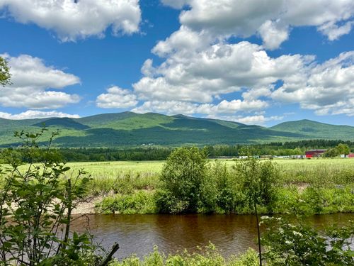 205 Whipple Ln, Jefferson, NH, 03583-6526 | Card Image