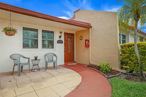 152-152 Lake Anne Dr, West Palm Beach, FL, 33411-2140 | Card Image