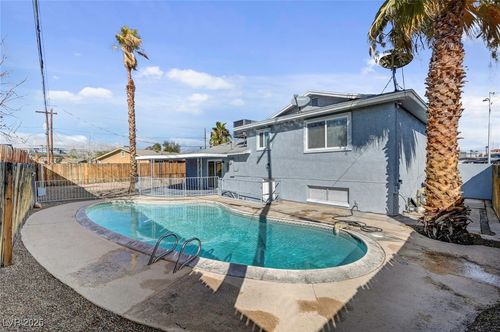 6121 Edgewood Cir, Las Vegas, NV, 89107-2596 | Card Image