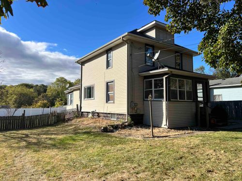 1104 N Waterloo St, Jackson, MI, 49202-2460 | Card Image