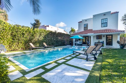 823 38th St, West Palm Beach, FL, 33407-4005 | Card Image