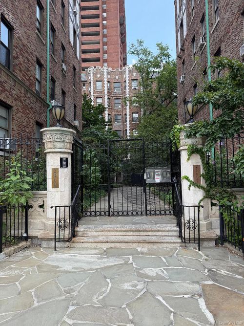 d43-3396 Wayne Avenue, New York, NY, 10467 | Card Image