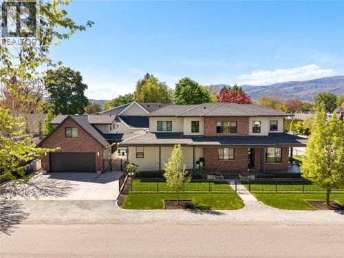 385 Cadder Ave, Kelowna, BC, V1Y5M9 | Card Image