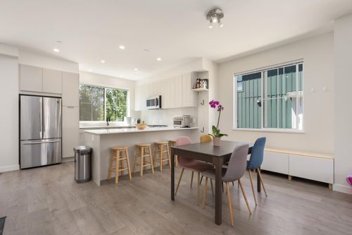 82-488 Furness St, New Westminster, BC, V3M0M1 | Card Image