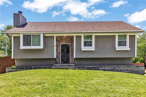 4012 S Marshall Dr, Independence, MO, 64055-4051 | Card Image