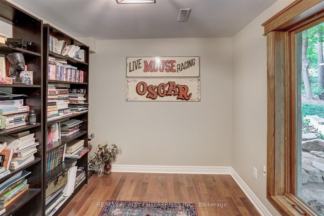 1648 Angela Cres, House other with 4 bedrooms, 2 bathrooms and 4 parking in Mississauga ON | Image 19