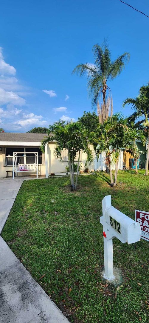 512 Se 1st St, Boynton Beach, FL, 33435-4512 | Card Image