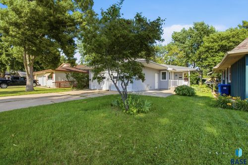 2818 S Main Ave Avenue, Sioux Falls, SD, 57105 | Card Image