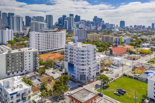 apt-403-39 Nw 7th Ave, Miami, FL, 33128-1765 | Card Image