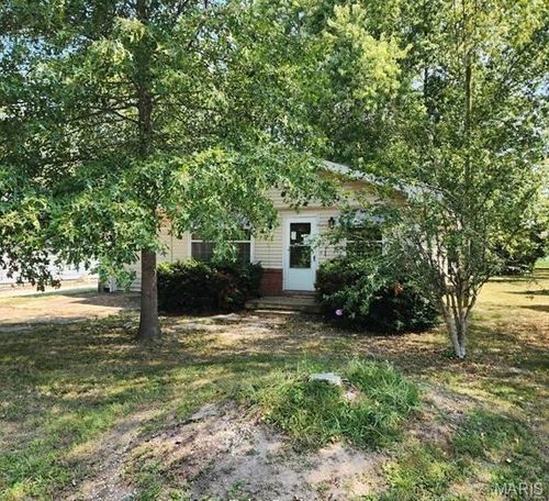 904 Menke Ave, Newton, IL, 62448-1740 | Card Image