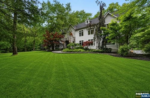 11 Pine Tree Dr, Saddle River, NJ, 07458-2906 | Card Image