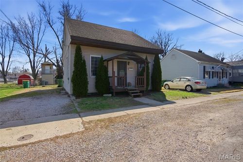 213 W 4th St, O Fallon, IL, 62269-2038 | Card Image