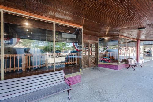 114 S Commerce St, Lockhart, TX, 78644-2735 | Card Image