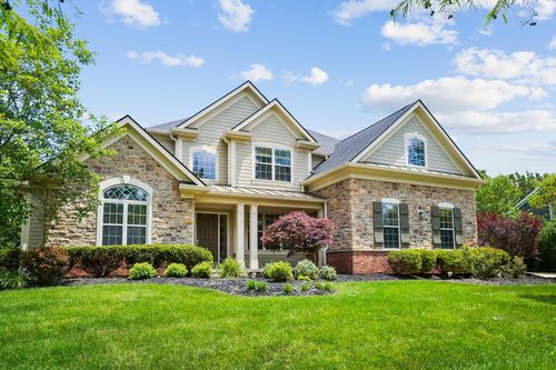 8140 Grafton End, Dublin, OH, 43016-9495 | Card Image