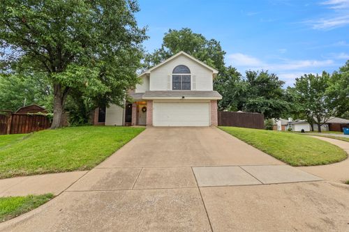 416 Caviness Dr, Grapevine, TX, 76051-8204 | Card Image