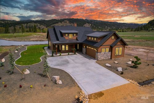 38 Singing Springs Way, Garden Valley, ID, 83622-1031 | Card Image