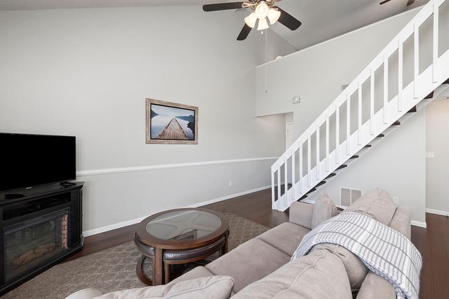 living room | Image 18