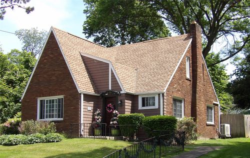 1115 Chestnut Hill Dr, Erie, PA, 16509-2115 | Card Image