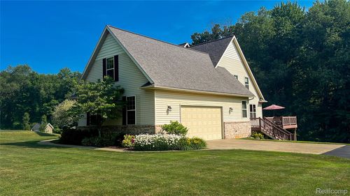 5580 Birch Ln, Springfld Twp, MI, 48350-3332 | Card Image
