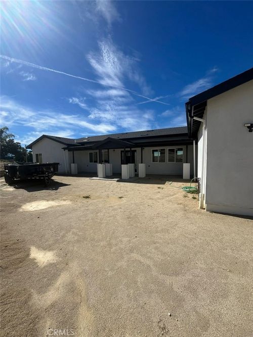 42392 Sabina Dr, Hemet, CA, 92544-9348 | Card Image