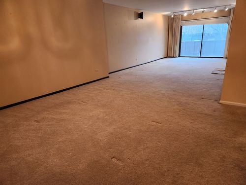 apt-107-9242 Gross Point Rd, Skokie, IL, 60077-1338 | Card Image