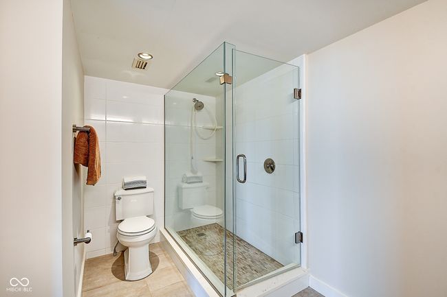 APT-15J - 4000 N Meridian St, Condo with 2 bedrooms, 2 bathrooms and null parking in Indianapolis IN | Image 26