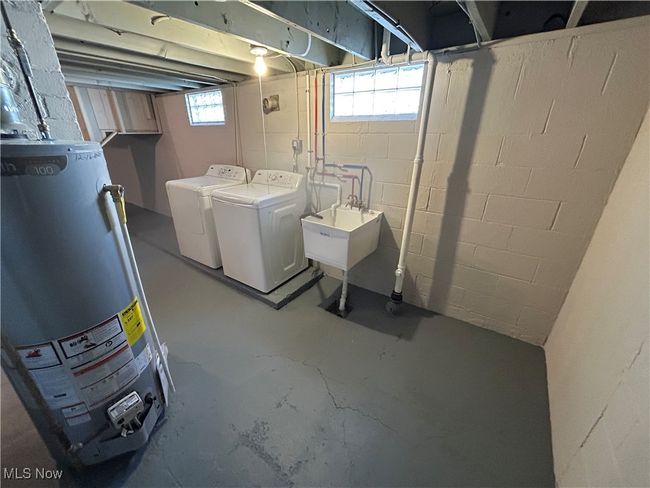 gas water heater and washer and dryer, wash tub | Image 36