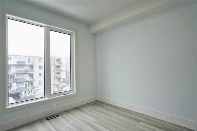 2222 5 St Sw, Townhouse with 3 bedrooms, 2 bathrooms and 2 parking in Calgary AB | Image 32