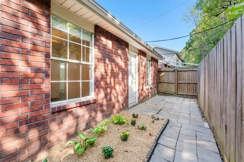 1246 N Iron Horse Dr, Fayetteville, AR, 72703-6018 | Card Image