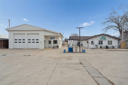 5913 Troy Mills Rd, Coggon, IA, 52218-9726 | Card Image