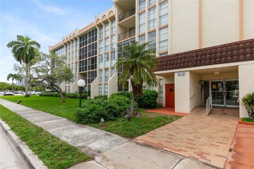 502-2000 Atlantic Shores Blvd, Hallandale Beach, FL, 33009 | Card Image