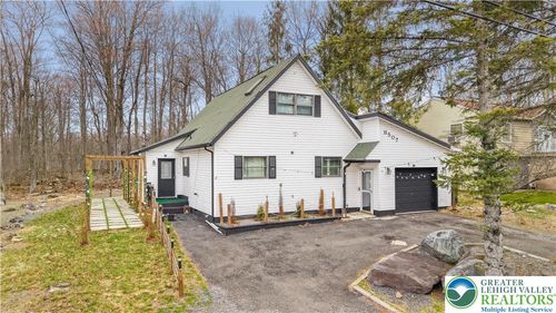 939 Country Place Dr, Coolbaugh Twp, PA, 18466-7952 | Card Image