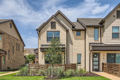 7321 Ventura Ln, Grand Prairie, TX, 75054-6684 | Card Image