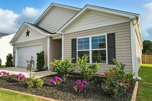 222 Birch Tree Way, Mayodan, NC, 27027-8291 | Card Image