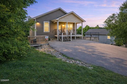 1103 Sanctuary Shores Way, Sevierville, TN, 37876-1472 | Card Image