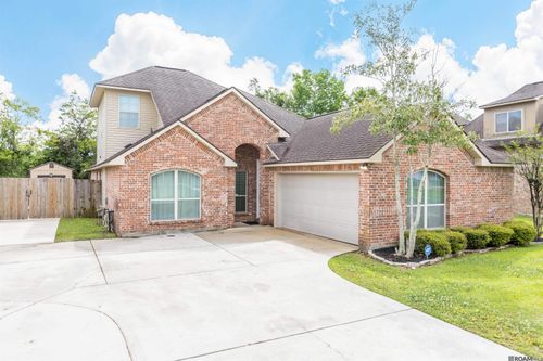 10003 Montrachet Dr, Baton Rouge, LA, 70817-7483 | Card Image