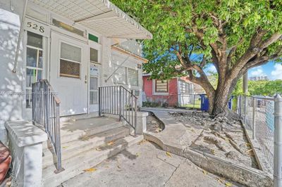 528 Sw 5th Ave, Home with 0 bedrooms, 0 bathrooms and 3 parking in Miami FL | Image 2