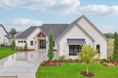 1810 N Veranda St, Wichita, KS, 67206-5803 | Card Image